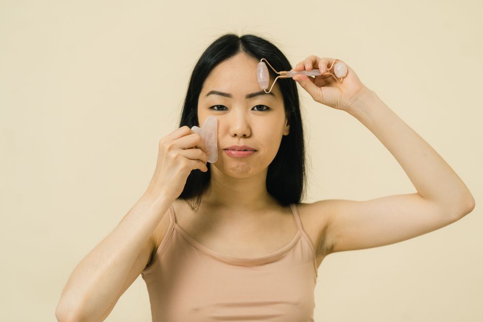 How to Use Skincare Devices for Lifting & Hyperpigmentation